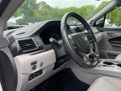 Certified 2025 Honda Ridgeline RTL image 28