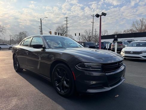 Used 2020 Dodge Charger SXT w/ Blacktop Package image 7