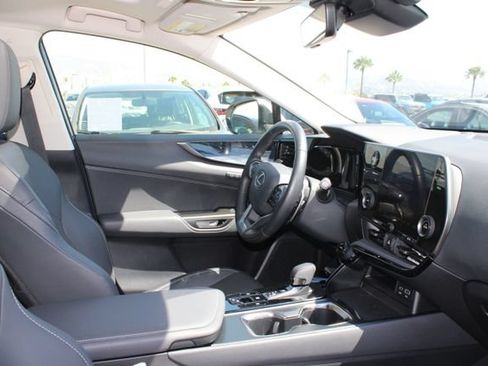 Certified 2025 Lexus NX 250 FWD w/ Accessory Package (2T) image 5