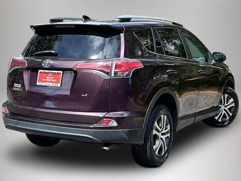 Used 2017 Toyota RAV4 LE image 5