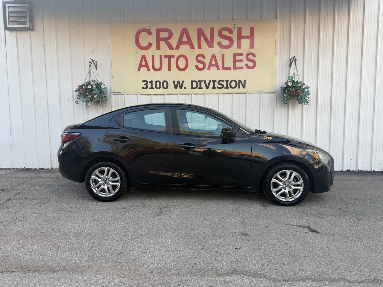 Used 2016 Scion iA FWD image 2