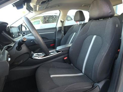 Used 2023 Hyundai Sonata SE w/ Preferred Accessory Package FWD image 16