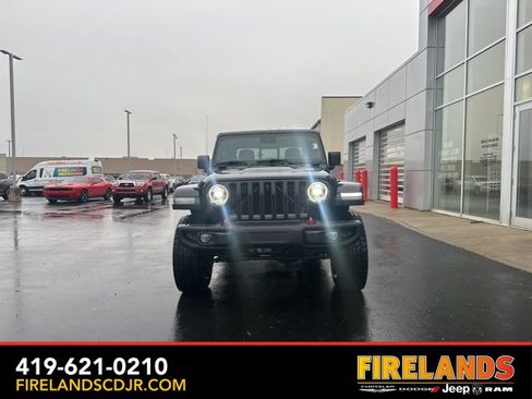 Used 2020 Jeep Gladiator Rubicon image 2