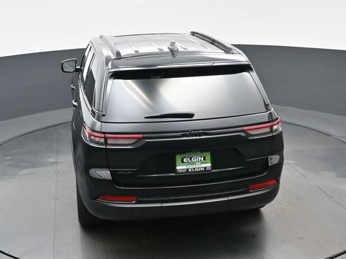 Used 2024 Jeep Grand Cherokee Altitude image 35