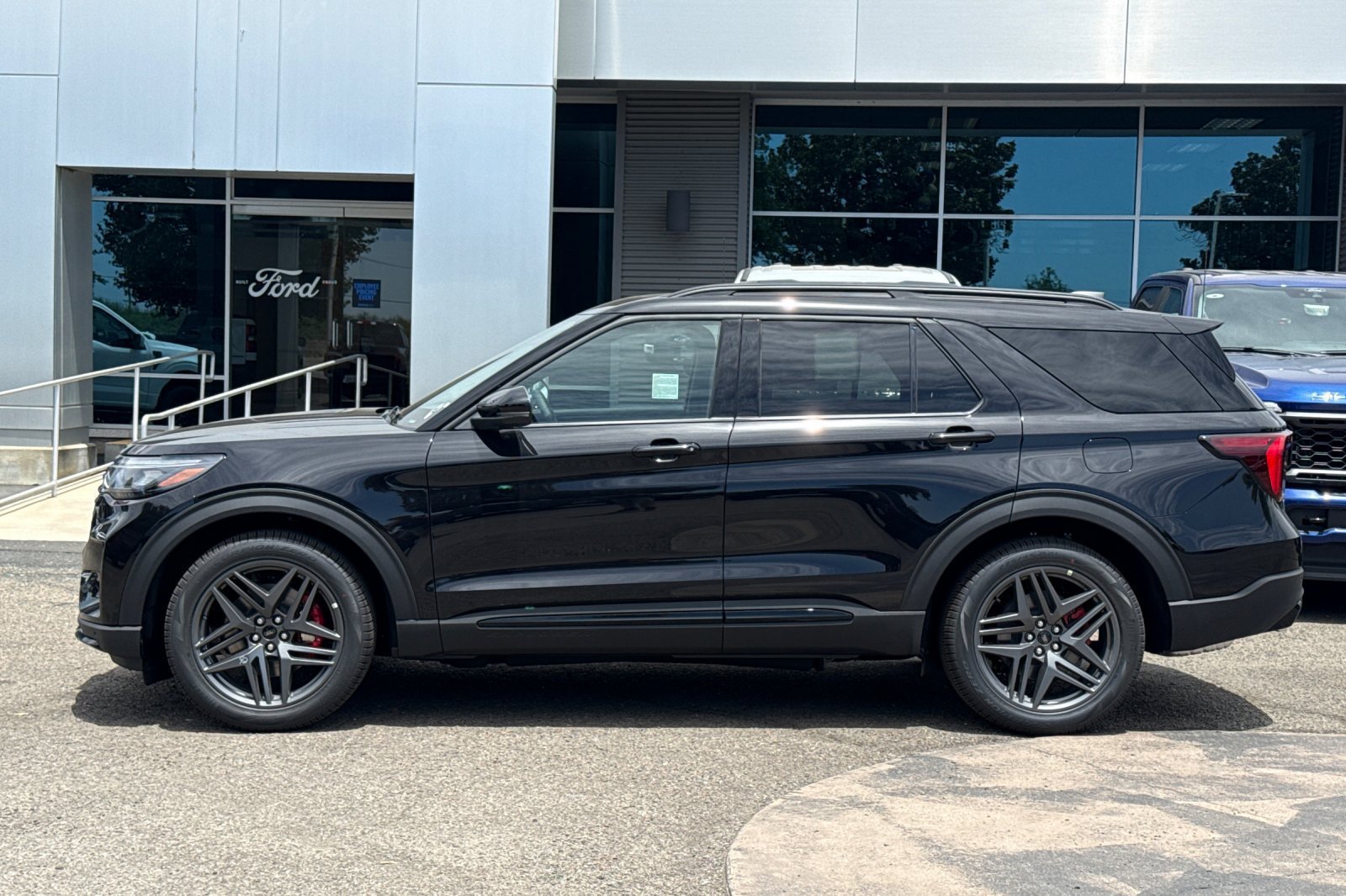 New 2026 Ford Explorer ST w/ Sun And Sound Package AWD/4WD image 7