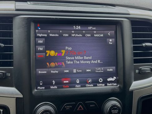 Used 2018 RAM 1500 Big Horn RWD image 11