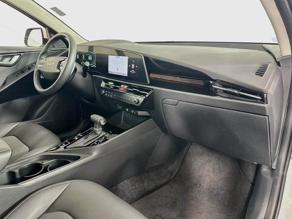Used 2023 Kia Niro EX FWD image 31