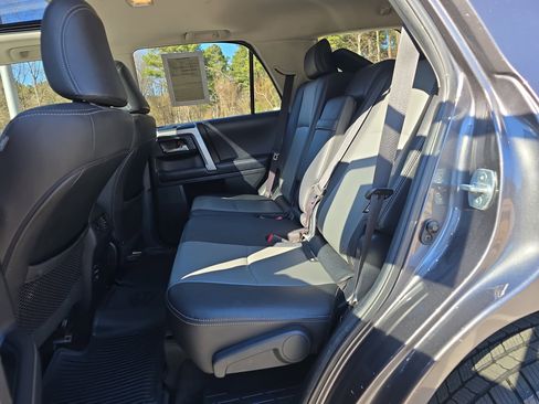 Used 2019 Toyota 4Runner SR5 Premium image 13