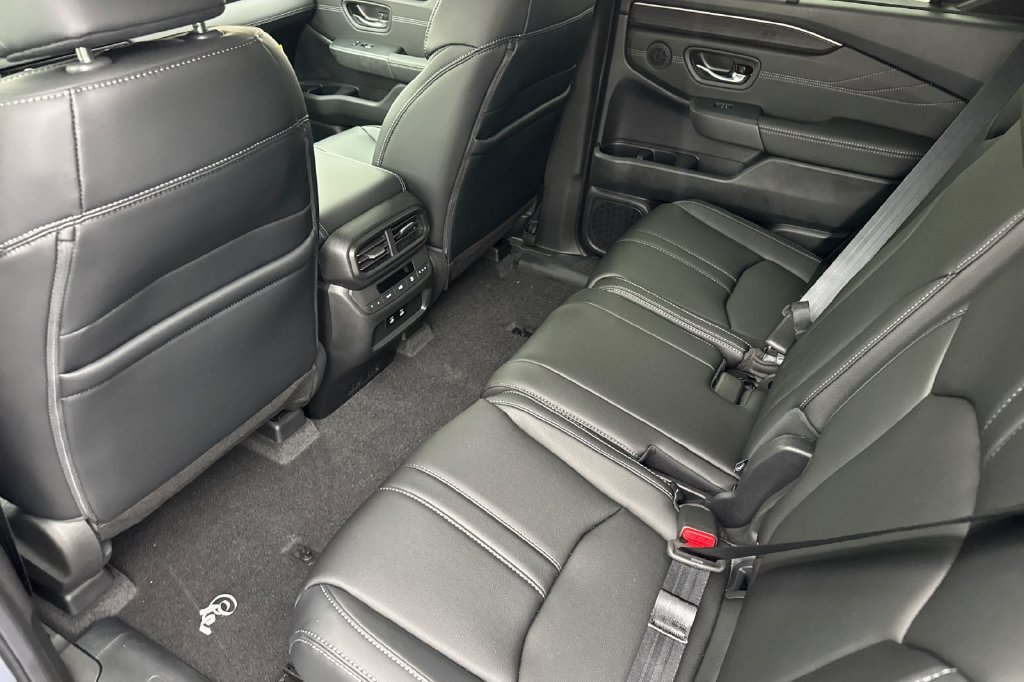 New 2026 Honda Pilot Touring image 12
