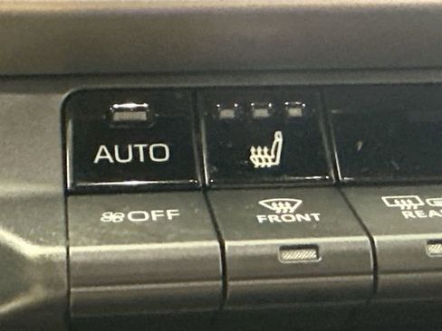 Used 2025 Toyota Camry SE w/ Convenience Package FWD image 16