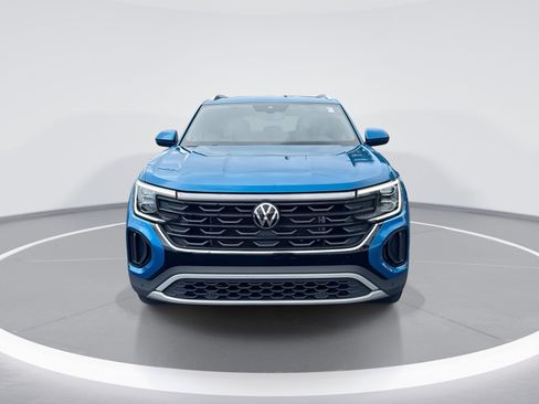 Used 2024 Volkswagen Atlas Cross Sport SE FWD image 9