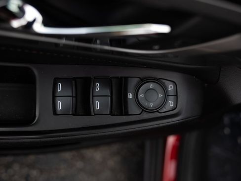 Used 2020 Chevrolet Traverse LT FWD image 28