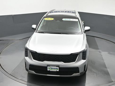 Used 2025 Kia Sorento EX w/ EX Panoramic Sunroof Package AWD/4WD image 26