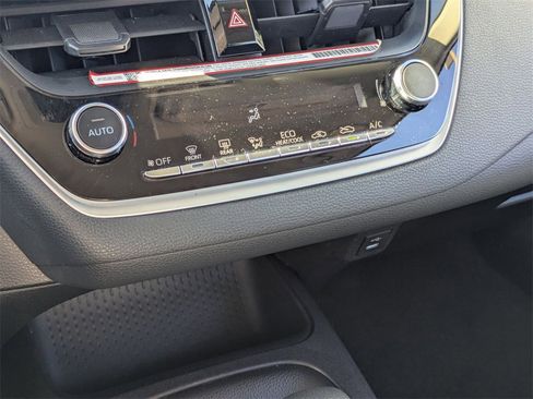 Used 2025 Toyota Corolla LE image 22