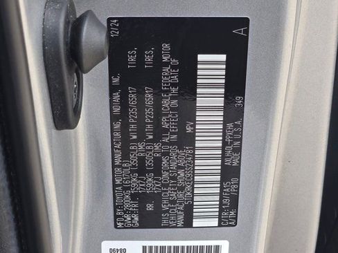 Used 2025 Toyota Sienna LE image 33