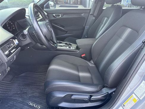 Used 2025 Honda Civic Sport image 4