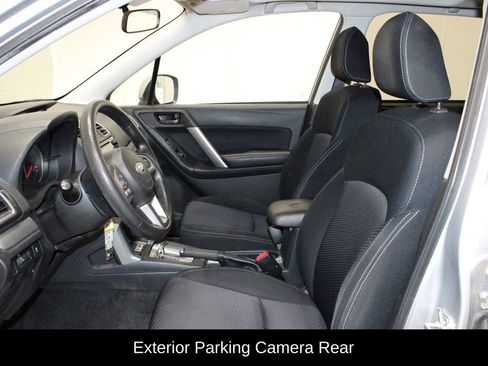 Used 2018 Subaru Forester 2.5i Premium w/ All-Weather Package image 11