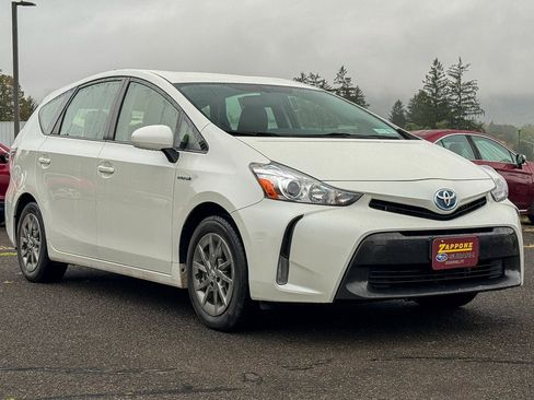 Used 2017 Toyota Prius V Four image 1