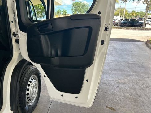 Used 2025 RAM ProMaster 2500 w/ Convenience Group FWD image 25