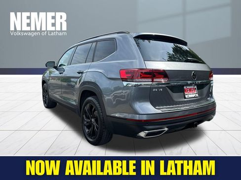 Certified 2023 Volkswagen Atlas SE w/ Panoramic Sunroof Package AWD/4WD image 2