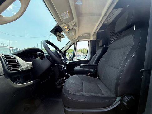 Used 2025 RAM ProMaster 2500 w/ U-Haul Equipment Group FWD image 20