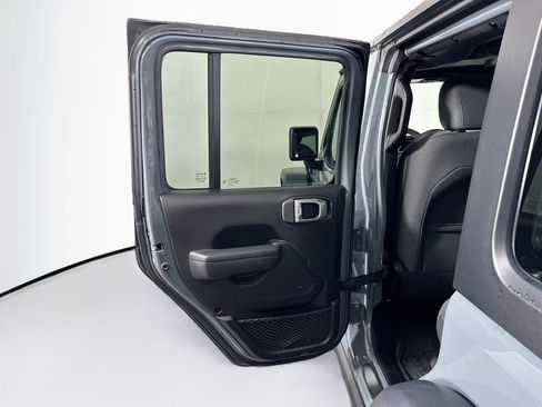 Used 2024 Jeep Wrangler Unlimited AWD/4WD image 25