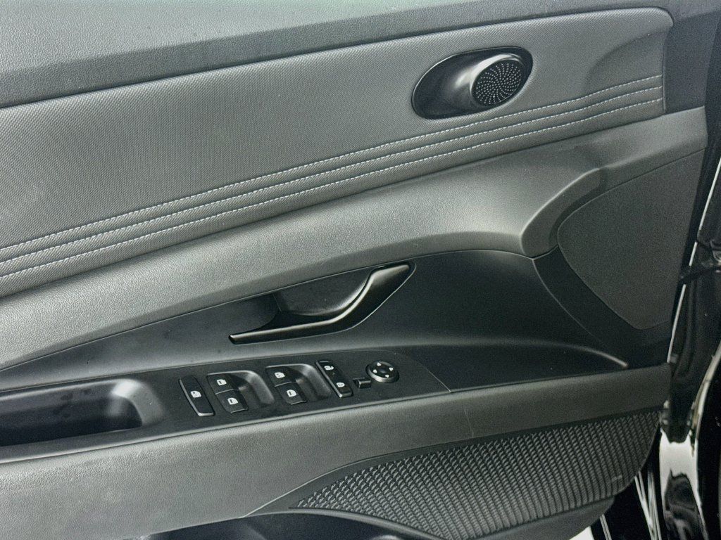 Certified 2026 Hyundai Elantra Sport FWD image 17
