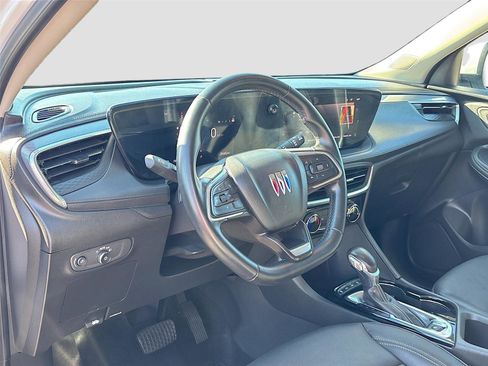 Used 2024 Buick Encore GX Sport Touring image 9