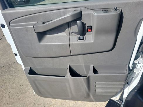 Used 2021 Chevrolet Express 3500 LT w/ LT Preferred Equipment Group image 13