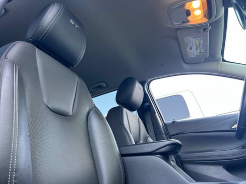 Used 2024 Buick Encore GX Sport Touring FWD image 18