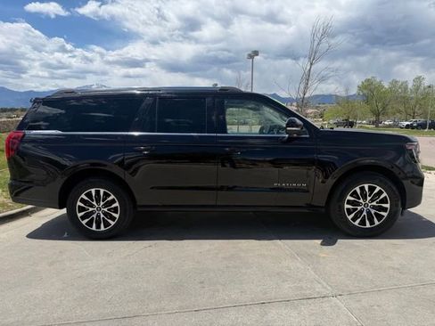 Used 2025 Ford Expedition Max Platinum AWD/4WD image 9