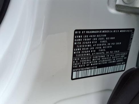 Used 2023 Volkswagen Taos SE w/ Black Wheel Package image 29