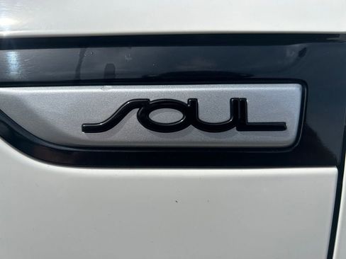 Used 2019 Kia Soul FWD image 36
