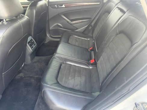 Used 2013 Volkswagen Passat TDI SEL Premium image 20