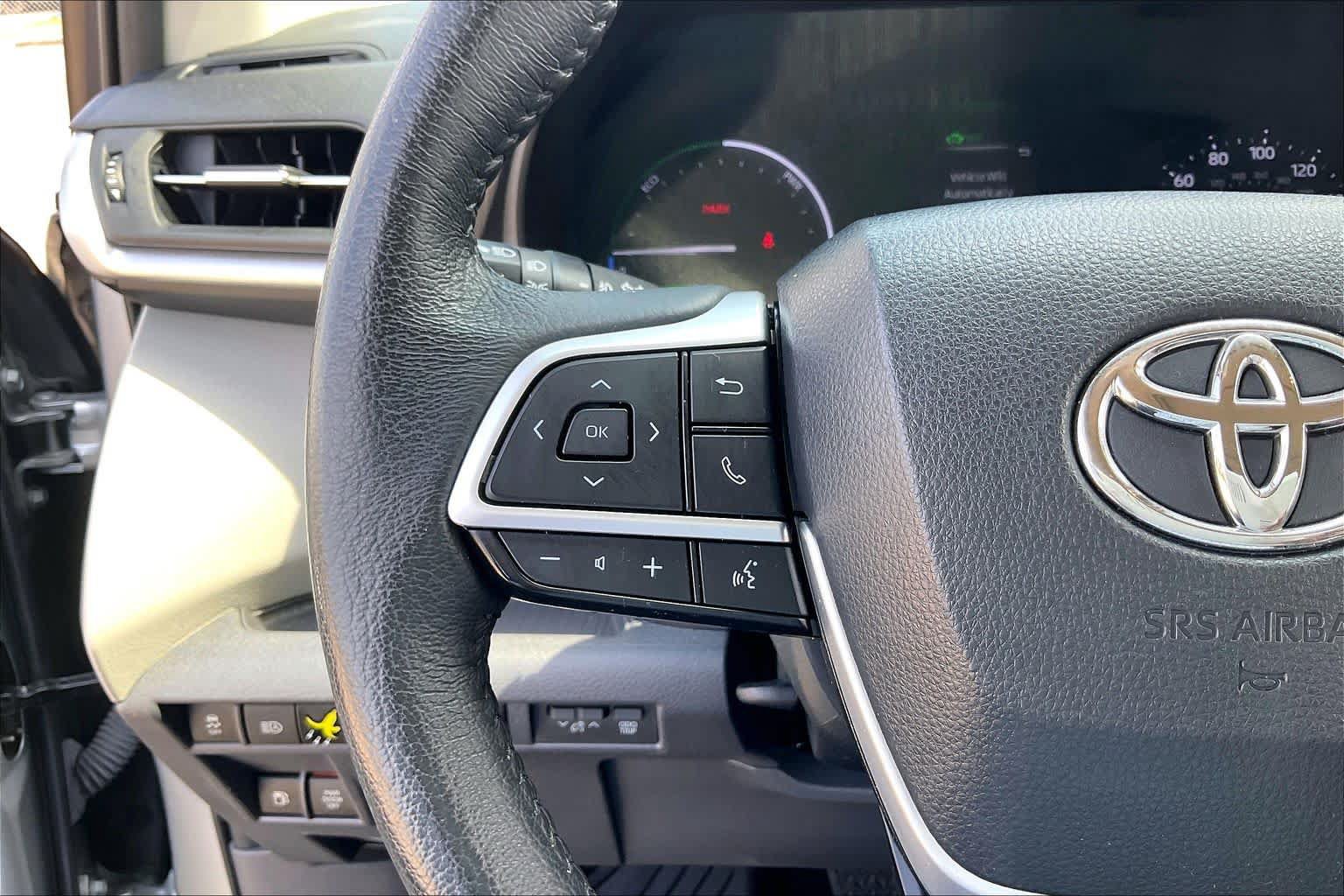 Used 2023 Toyota Sienna XLE FWD image 21