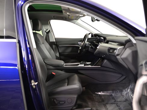 Certified 2021 Audi e-tron Premium image 18