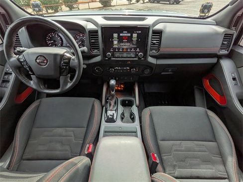 Used 2022 Nissan Frontier PRO-4X image 26