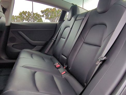 Used 2023 Tesla Model 3 Standard Range image 23