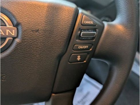 Certified 2025 Nissan Frontier SV image 18