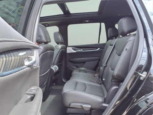 Used 2023 Cadillac XT6 Premium Luxury AWD/4WD image 19