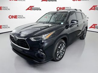 Used 2022 Toyota Highlander XLE FWD video 3