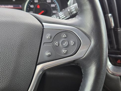 Used 2022 Chevrolet Traverse RS FWD image 28