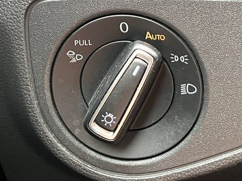 Used 2023 Volkswagen Atlas SE AWD/4WD image 19