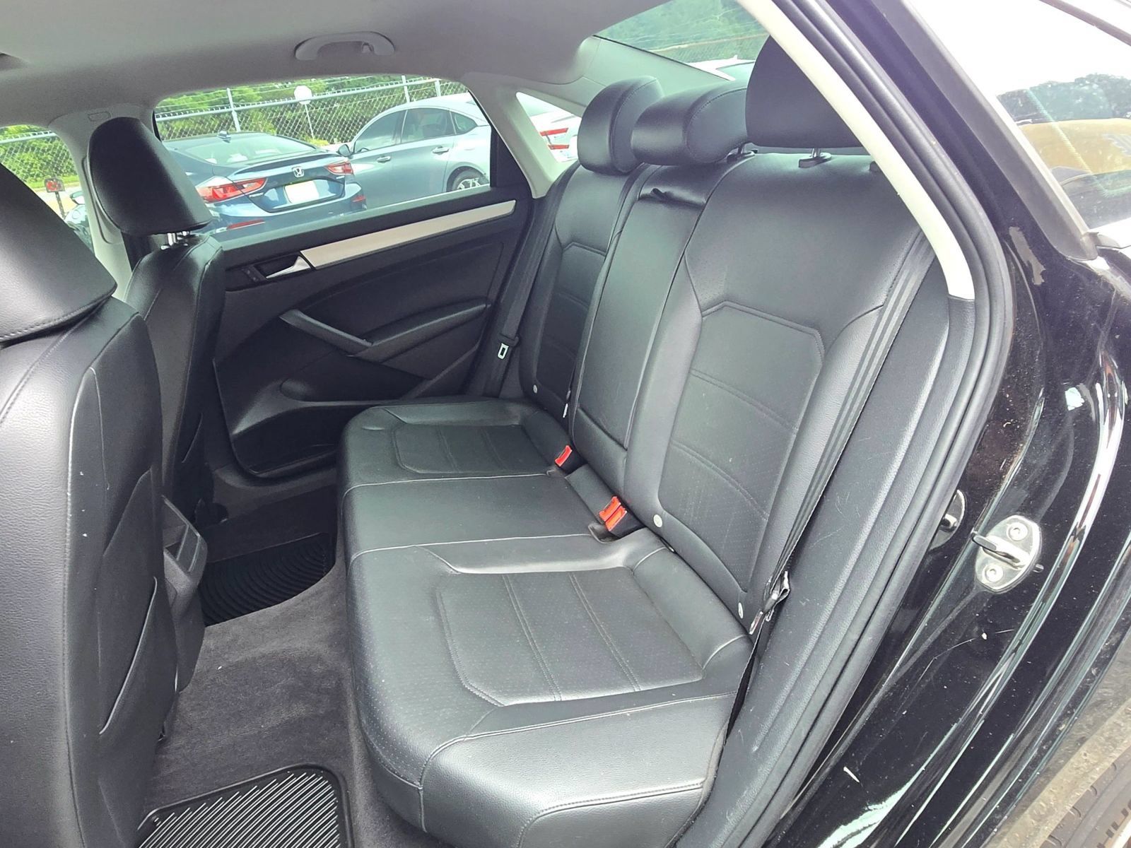 Used 2012 Volkswagen Passat 2.5 SE FWD image 9