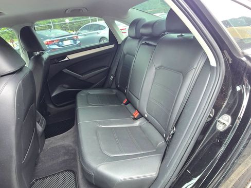 Used 2012 Volkswagen Passat 2.5 SE FWD image 9