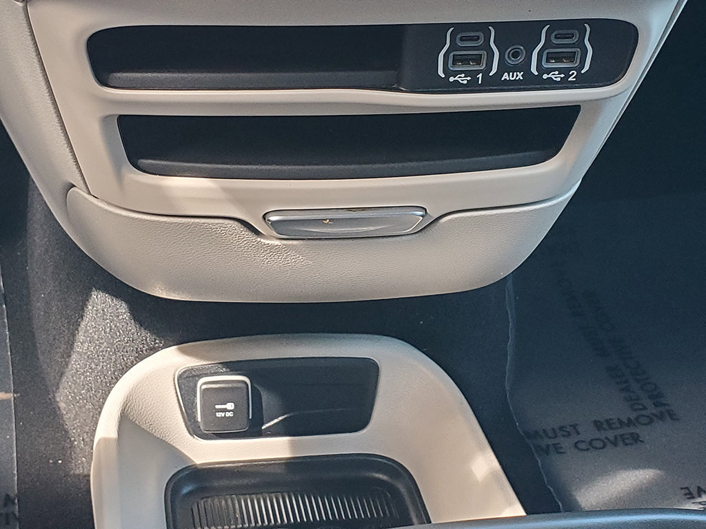 Used 2023 Chrysler Pacifica Touring-L FWD image 22