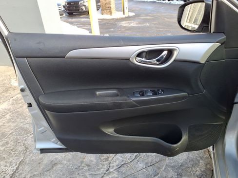 Used 2015 Nissan Sentra SV FWD image 9