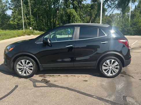 Used 2020 Buick Encore Preferred FWD image 2