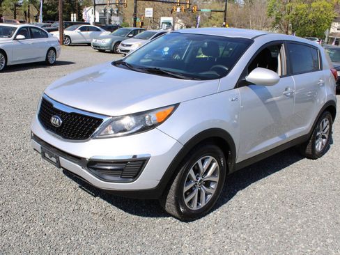 Used 2016 Kia Sportage LX AWD/4WD image 2