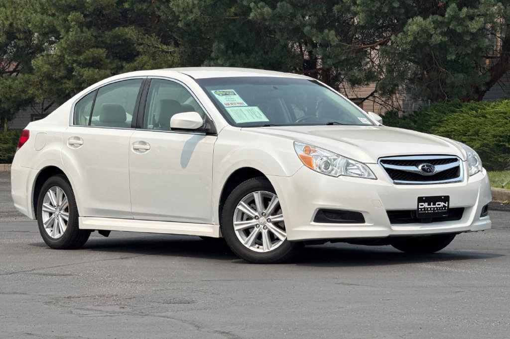 Used 2011 Subaru Legacy 2.5i Premium w/ All-Weather Pkg AWD/4WD image 2